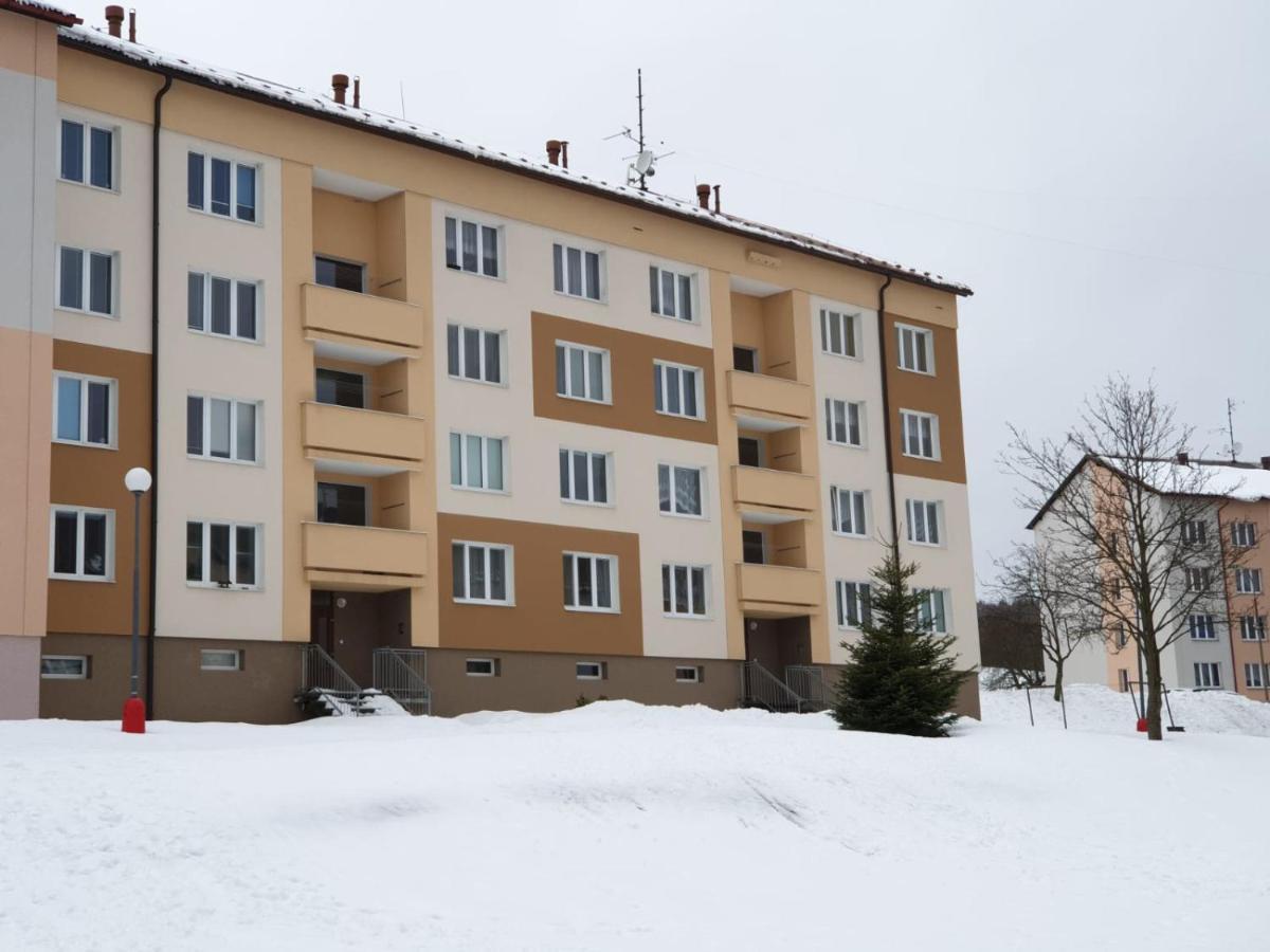 Family Apartman Kovarska Exterior photo